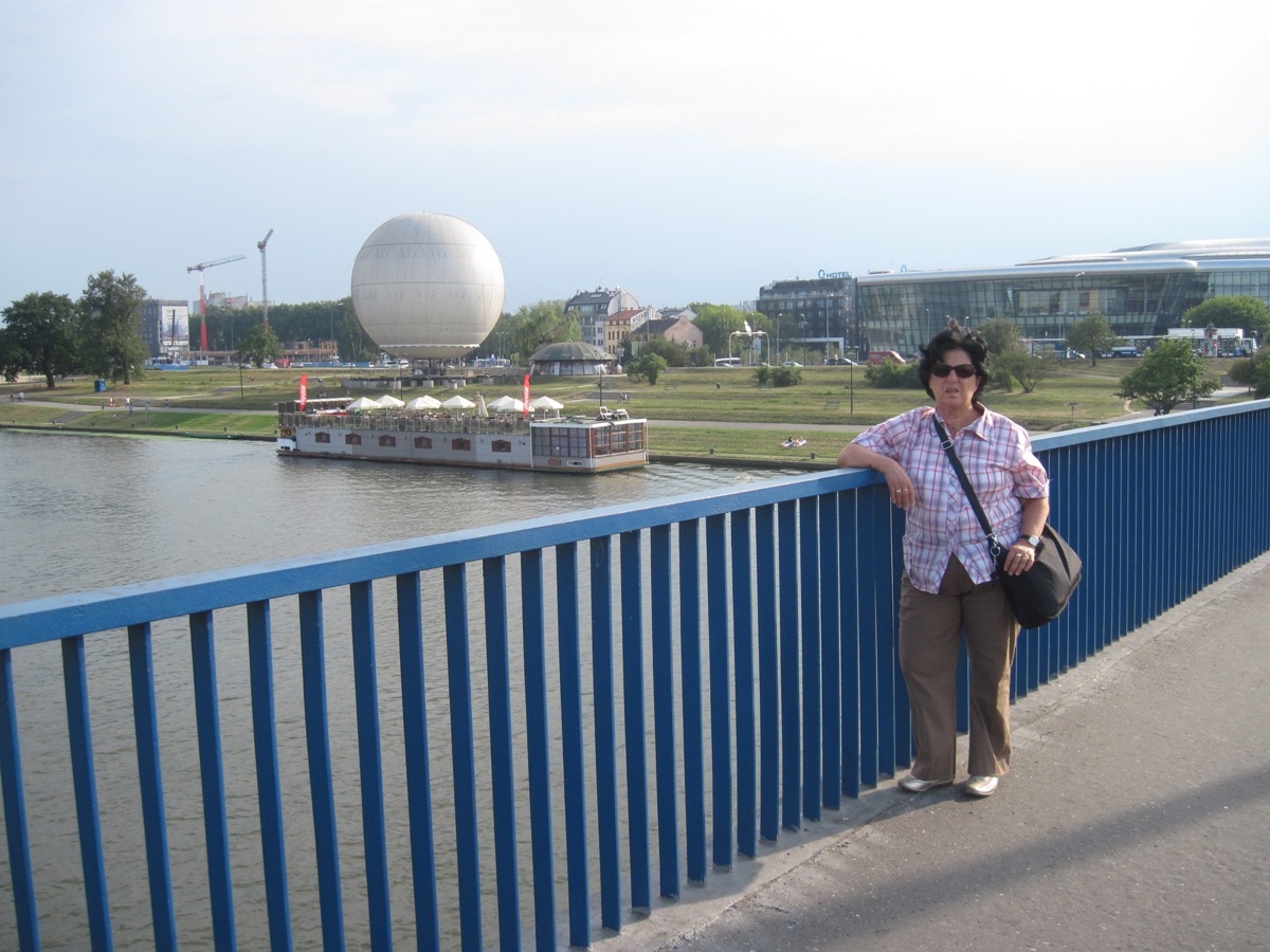 72-Cracovia-Ancora una panoramica dal fiume con la mongolfiera